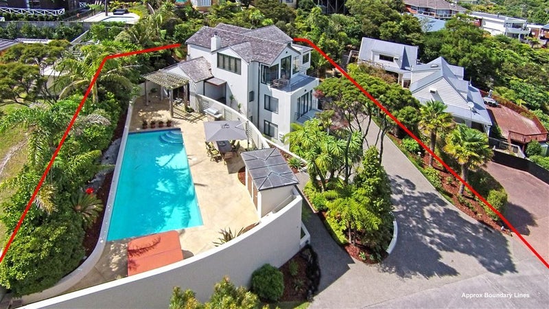 16 Mayall Avenue, Beach Haven, Auckland - Carousel 1