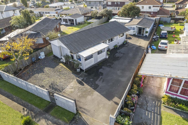 60 Hokianga Street, Mangere East, Auckland - Carousel 2