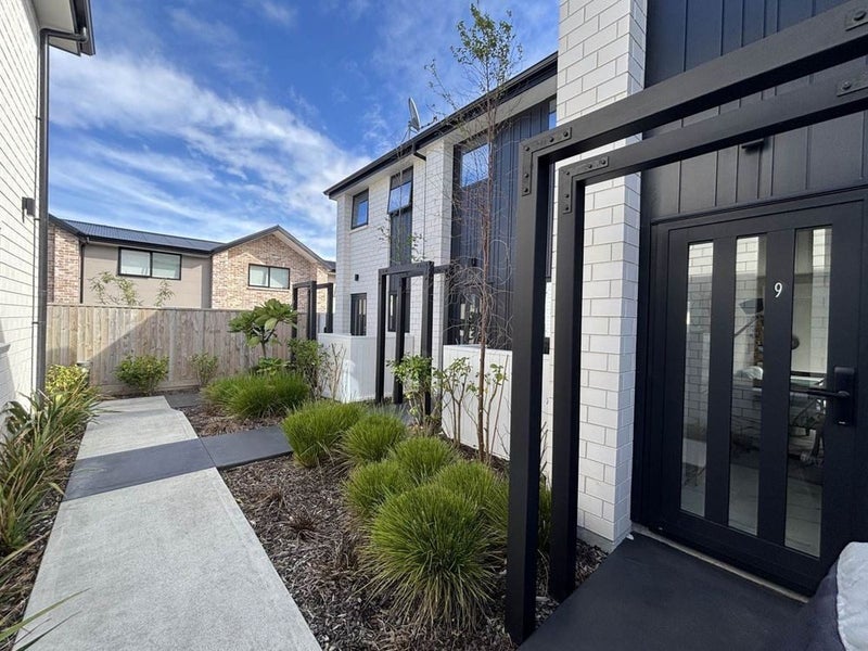 9/34 Sunnymead Road, Glen Innes, Auckland - Carousel 1