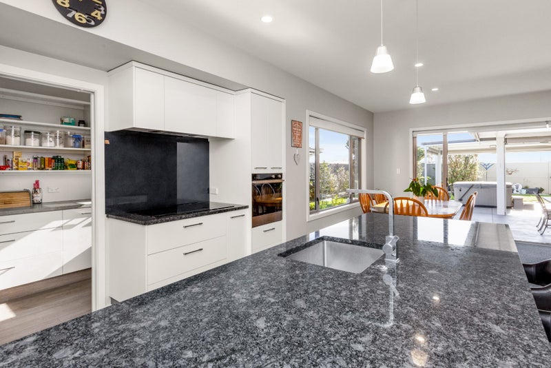 12 Wanaka Place, Poraiti, Napier - Carousel 2