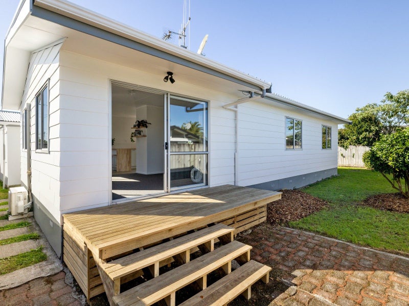 24B Odette Street, Bader, Hamilton - Carousel 3