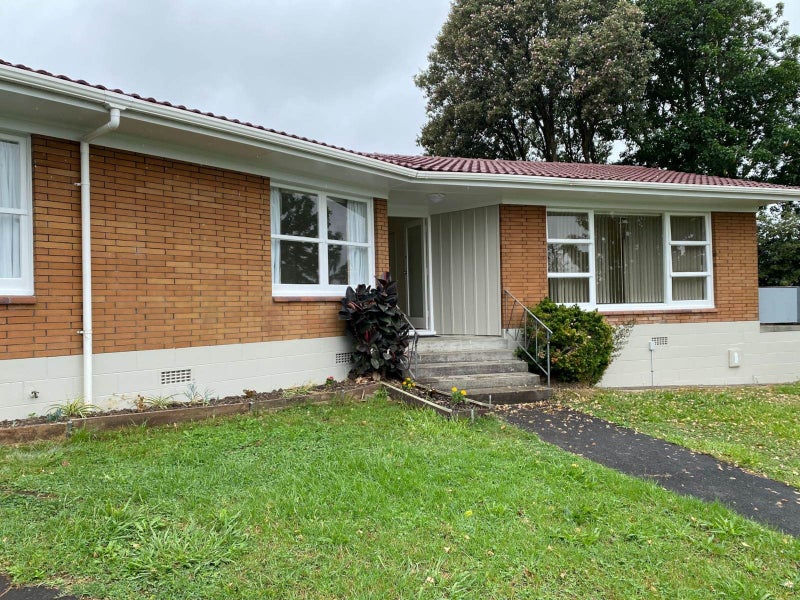 15 Baringa Place, Botany Downs, Auckland - Carousel 10