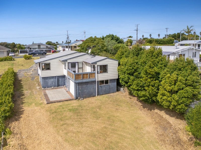 22 Moffat Road, Red Beach, Red Beach - Carousel 1