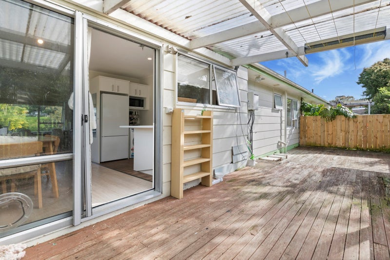 2/11 Celina Place, Browns Bay, Auckland - Carousel 2