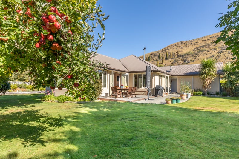 6 Portree Drive, Lower Shotover, Queenstown - Carousel 1