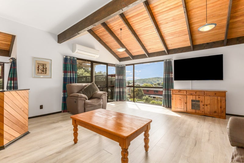 1 Kedge Lane, Whitby, Porirua - Carousel 2