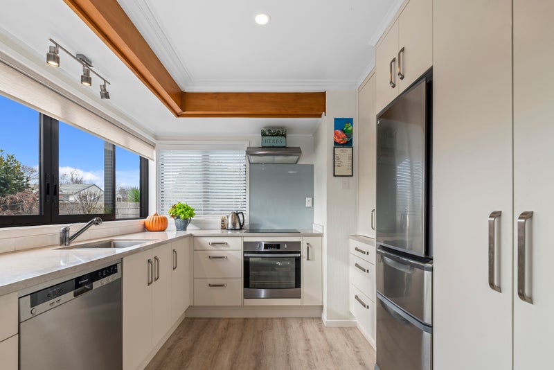 8A Carnot Street, Glenholme, Rotorua - Carousel 2