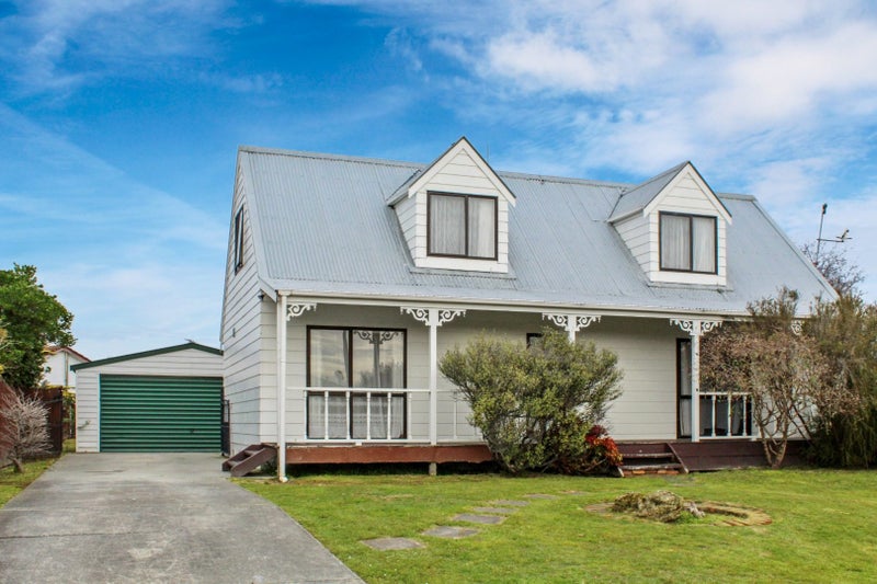 18 Peter Hall Drive, Kelvin Grove, Palmerston North - Carousel 1