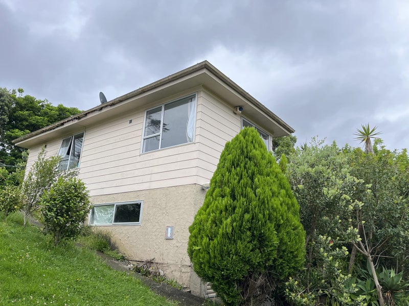 17 Athenic Avenue, Lynfield, Auckland - Carousel 1