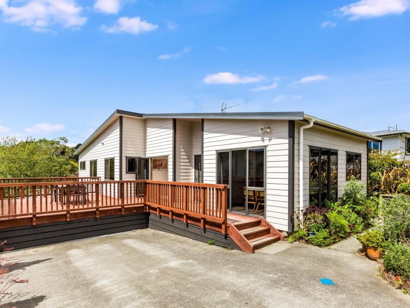 9 Beauzami Crescent, Ascot Park, Porirua - Carousel 1