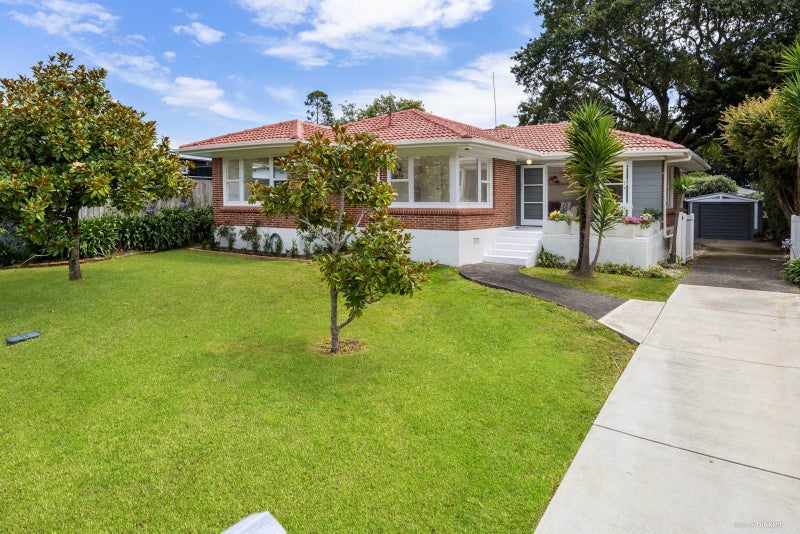 16 Kahurangi Place, Hillpark, Auckland - Carousel 2