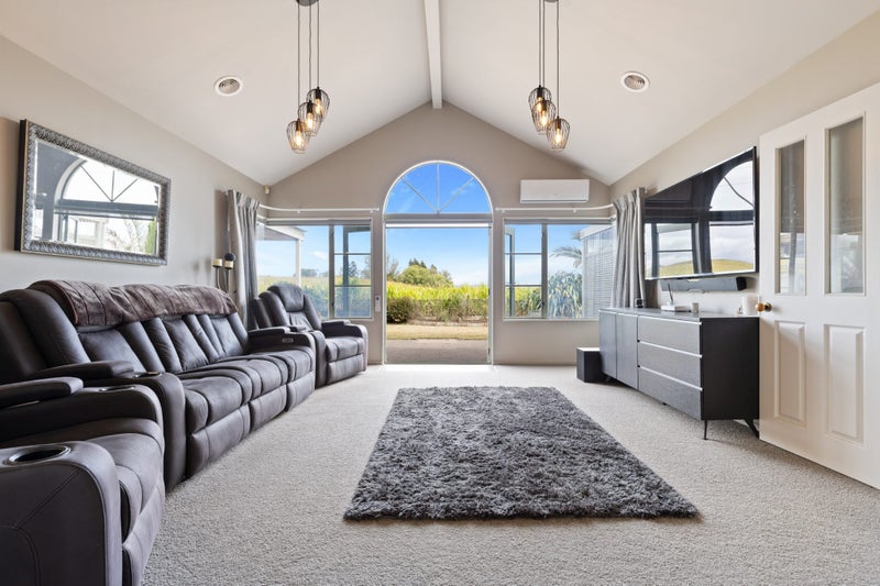 288 Grandview Road, Western Heights, Hamilton - Carousel 2