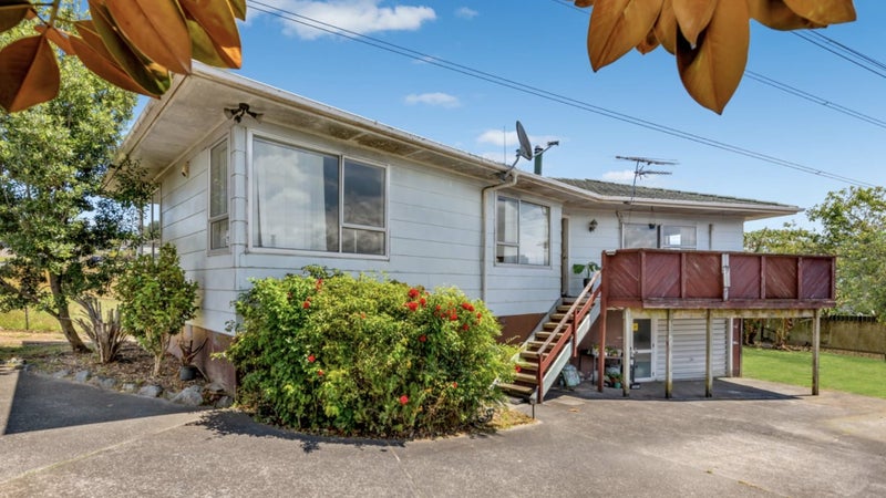 35 Matthews Road, Flat Bush, Auckland - Carousel 1