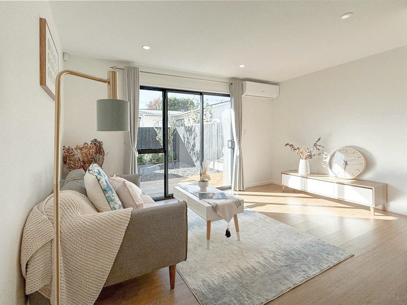 5/17 Rewarewa Road, Te Atatu Peninsula, Auckland - Carousel 1