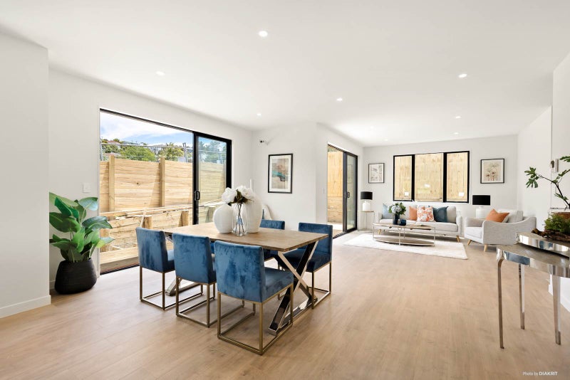 3A Athena Drive, Totara Vale, Auckland - Carousel 1