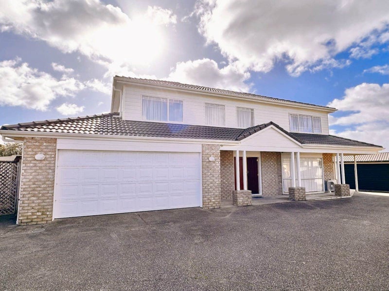 18 Trovare Place, Golflands, Auckland - Carousel 1