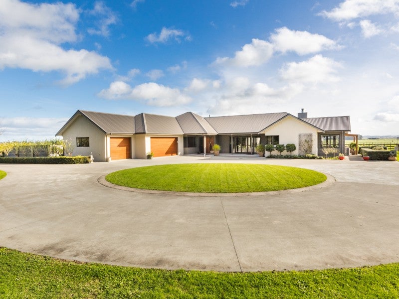 2757 State Highway 1, Palmerston North - Carousel 1