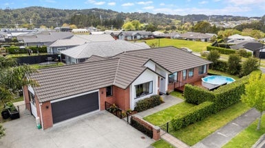 21 Maple Lane, Huapai, Kumeu - Carousel 1