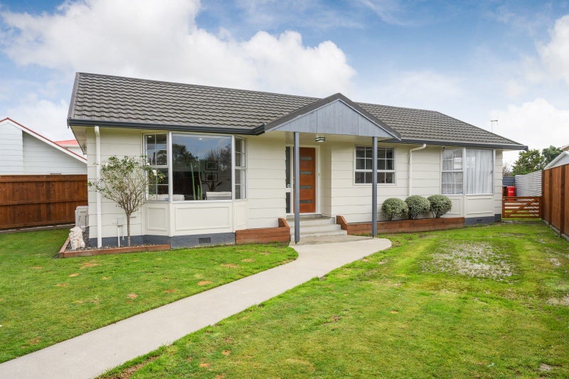 35 Hillcrest Drive, Kelvin Grove, Palmerston North - Carousel 1