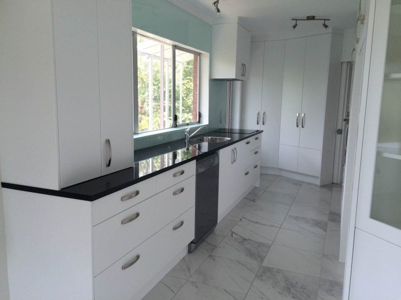 8 Imatra Place, Sunnyhills, Auckland - Carousel 2