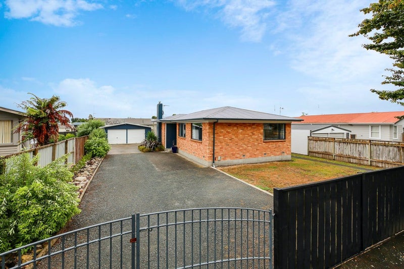 84 Saxbys Road, Deanwell, Hamilton - Carousel 1