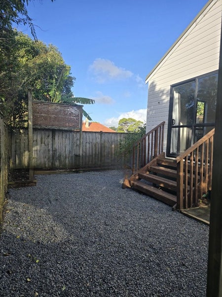 22 Chiltern Crescent, Glen Innes, Auckland - Carousel 14