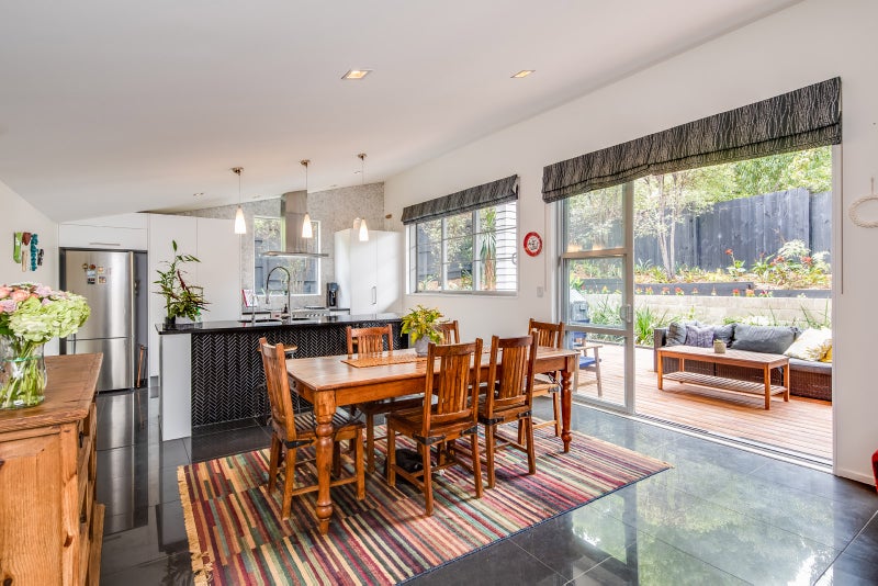 15 Oakford Park Crescent, Greenhithe, Auckland - Carousel 2
