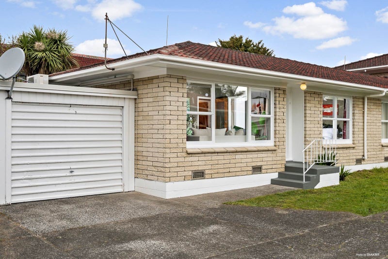 2/24 Bute Road, Browns Bay, Auckland - Carousel 1