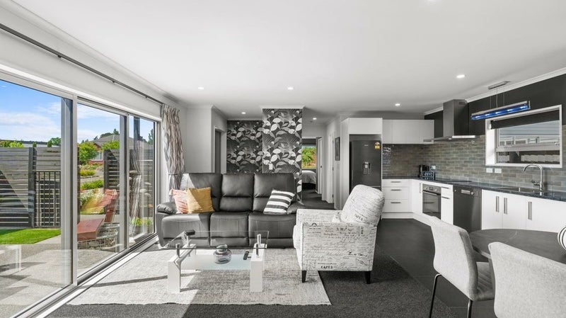 9 Te Whenu Crescent, Marshland, Christchurch - Carousel 1