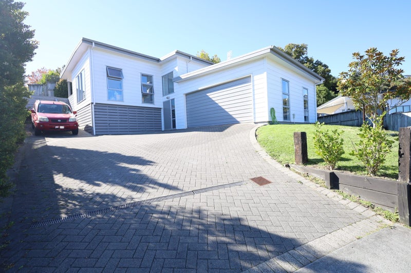 23 Rochfort Crescent, Pyes Pa, Tauranga - Carousel 1