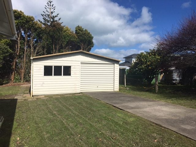 38 SHAKESPEAR RD, Army Bay, Whangaparaoa - Carousel 2