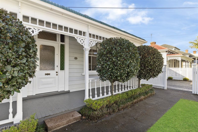 14 Royal Terrace, Sandringham, Auckland - Carousel 2