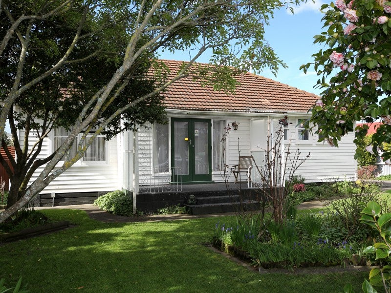 704 Anson Street, Mayfair, Hastings - Carousel 1