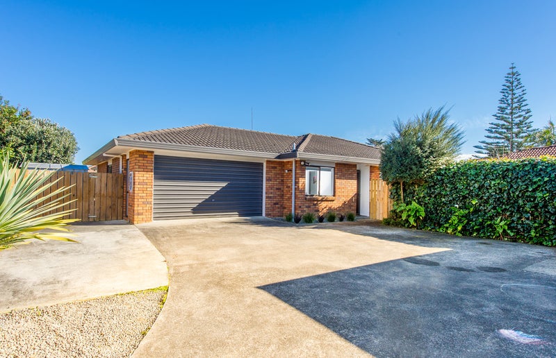 1/11 Golfland Drive, Golflands, Auckland - Carousel 1