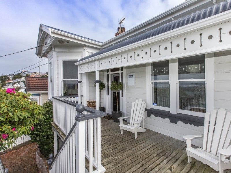 32 Rata Road, Hataitai, Wellington - Carousel 1