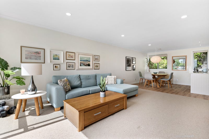 12/27 The Rigi, Northland, Wellington - Carousel 1