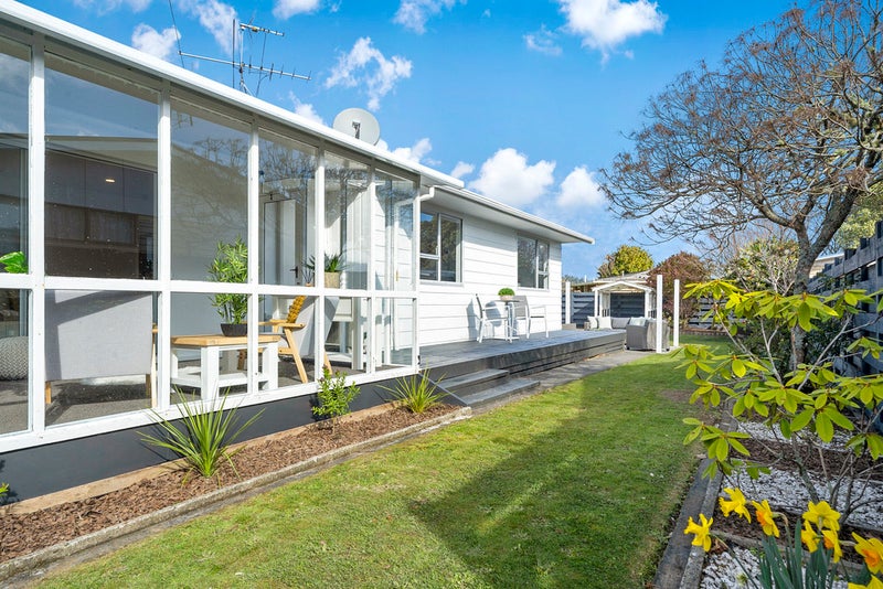 133 California Drive, Totara Park, Upper Hutt - Carousel 2