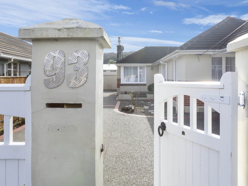 93 Fraser Crescent, Elderslea, Upper Hutt - Carousel 2