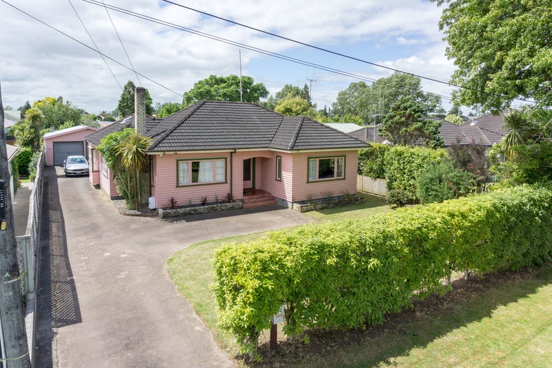 77 Wellington Street, Hamilton East, Hamilton - Carousel 2