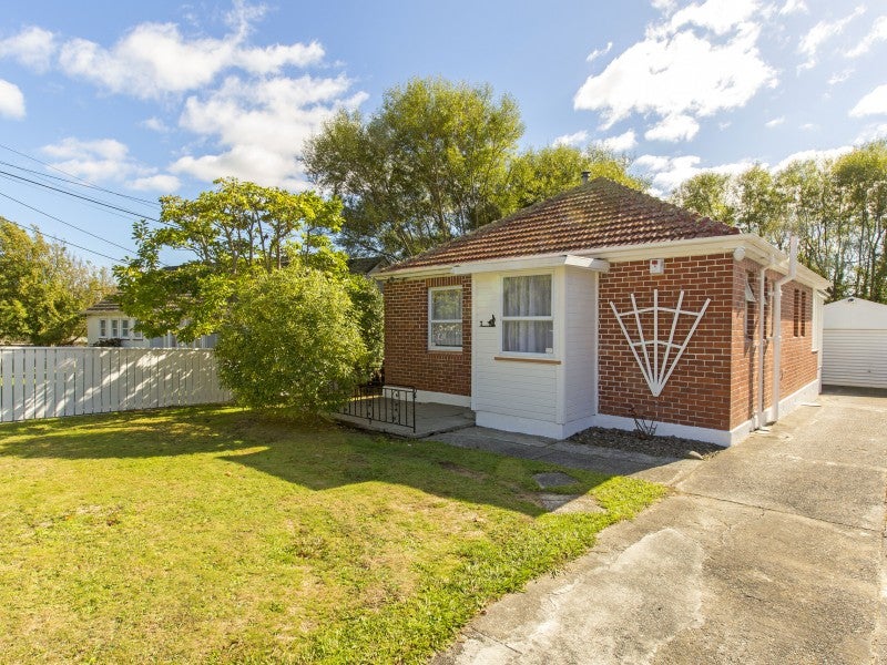 7 Cleland Crescent, Naenae, Lower Hutt - Carousel 1