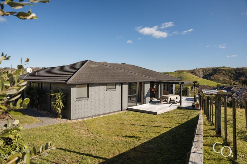 93 Falcon Drive, Welcome Bay, Tauranga - Carousel 1