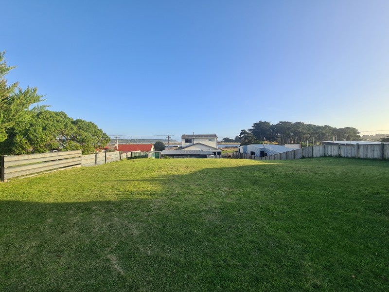 6 Carter Crescent, Foxton Beach, Foxton - Carousel 2