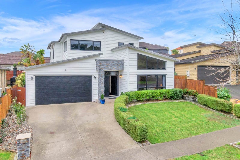 11 Silvana Drive, Flat Bush, Auckland - Carousel 1