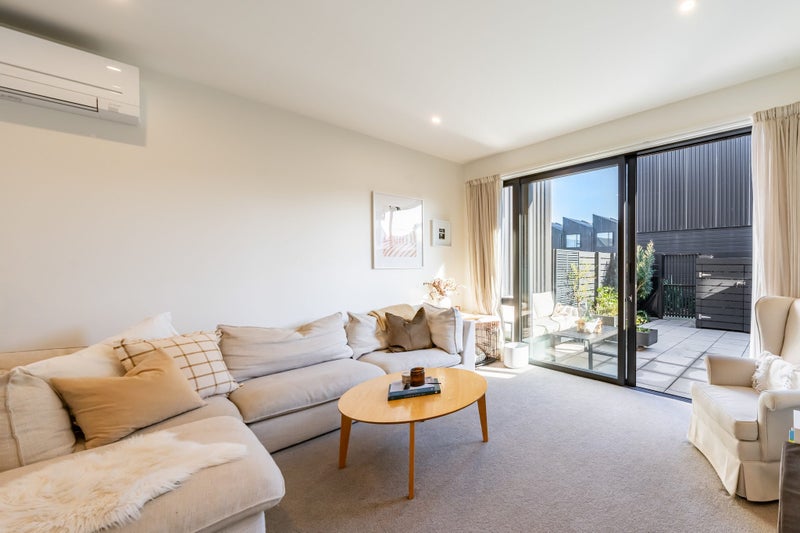 19B Cuba Street, Petone, Lower Hutt - Carousel 2