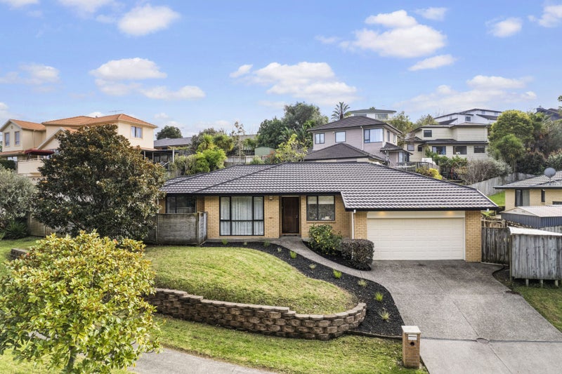 4 Pharlap Drive, Fairview Heights, Auckland - Carousel 1