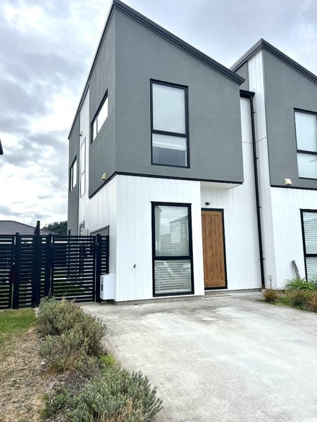 13 Balmerino Lane, Wallaceville, Upper Hutt - Carousel 1