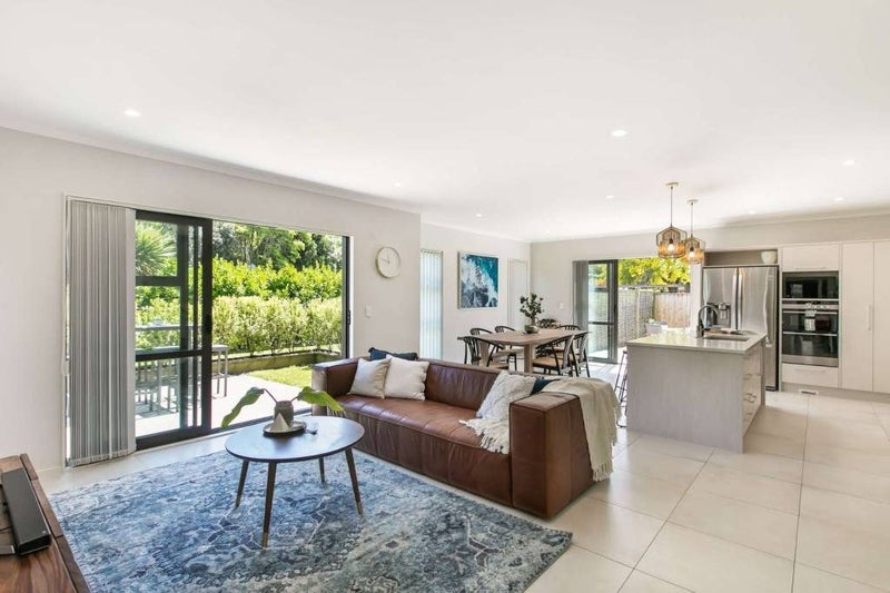 41 Andalusian Way, Karaka, Papakura - Carousel 2