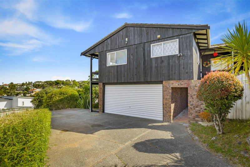 51 Aberdeen Road, Castor Bay, Auckland - Carousel 2