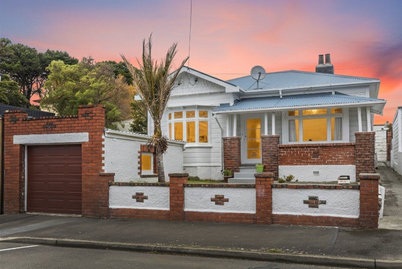 3 Angus Avenue, Berhampore, Wellington - Carousel 1