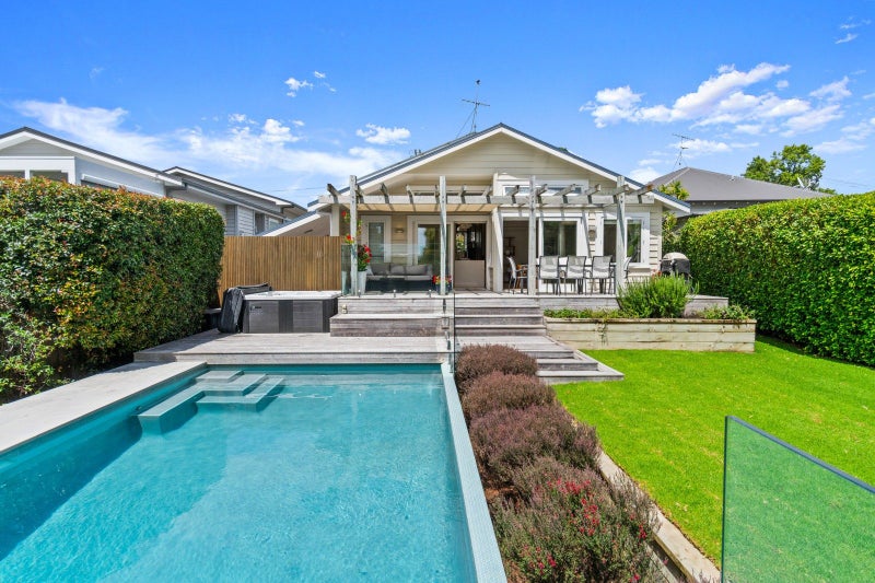 32 Truro Road, Sandringham, Auckland - Carousel 1